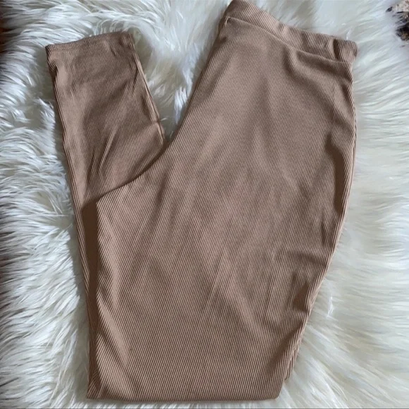 New! PrettyLittleThing Shape Ribbed High-waist Leggings - Picture 2 of 5